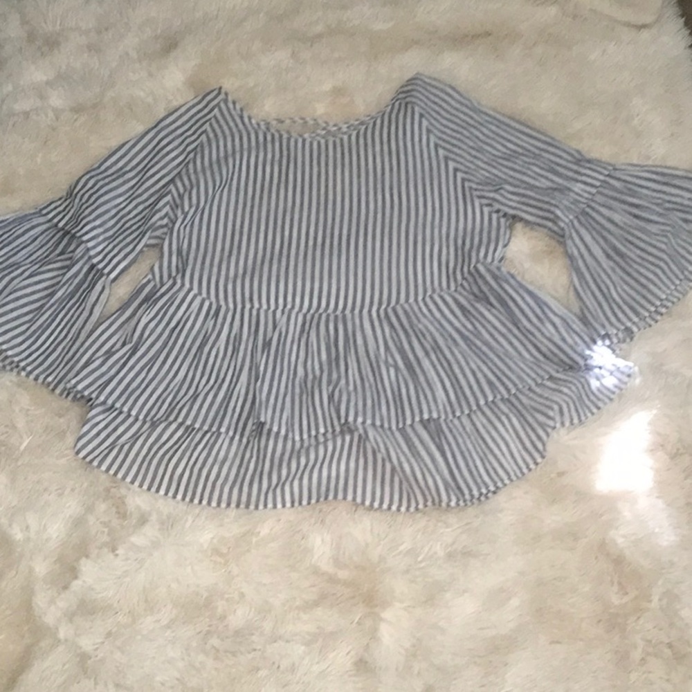 NWOT-blue and white seersucker printed shift top - Picture 3 of 6